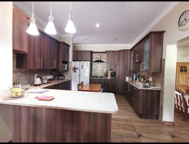 3 BEDROOM GOLF ESTATE SOLD IN PEBBLE ROCK GOLF VILLAGE